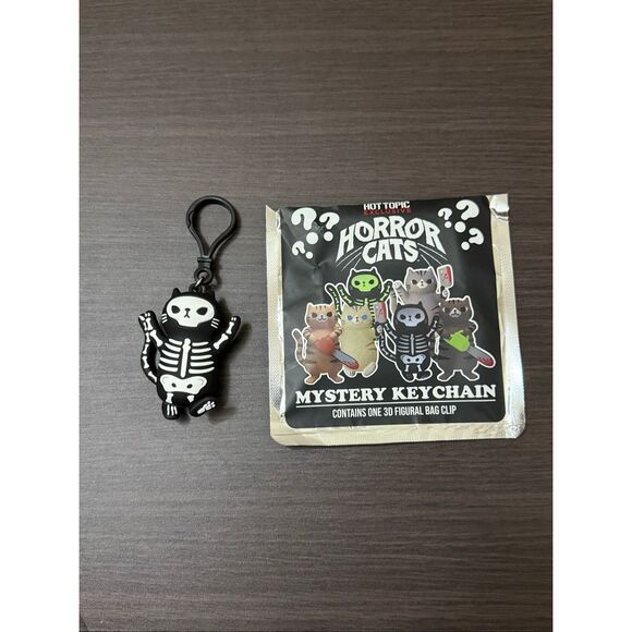 Horror Cats Blind Bag Figural Bag Clip Keychain - Style B - Picture 1 of 2
